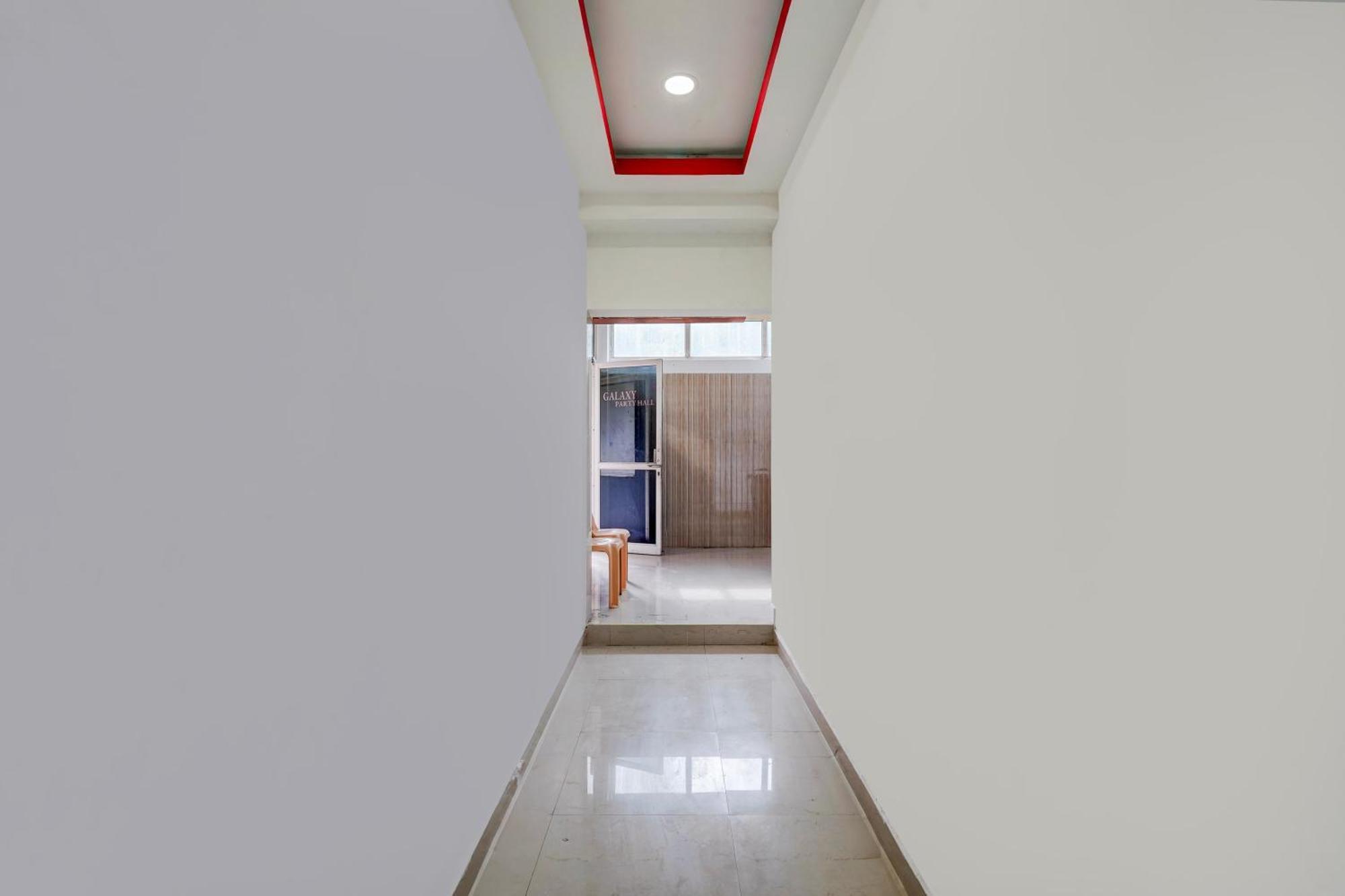 Super Collection O Kelambakkam Near Chettinad Hospital Hotel Chennai Exterior photo